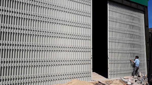 CỬA KÉO ĐỨC 04